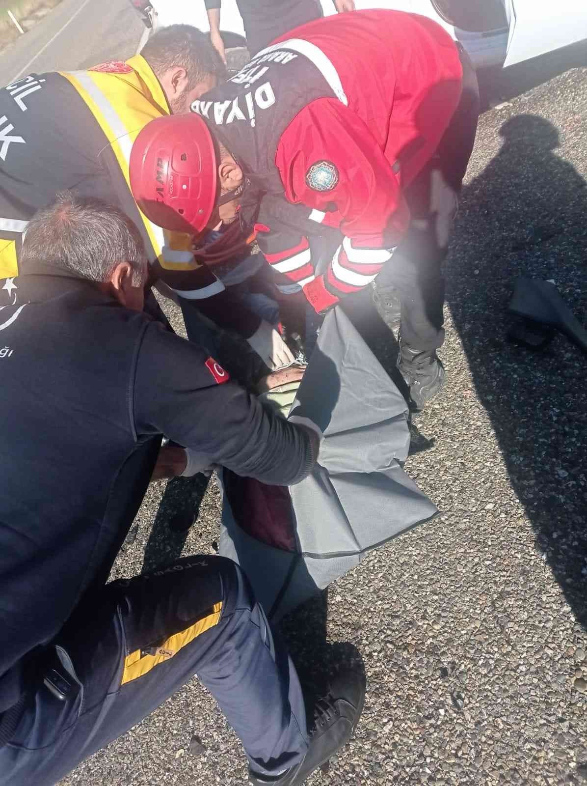 Diyarbakır’da feci kaza: 1 ölü, 2 yaralı