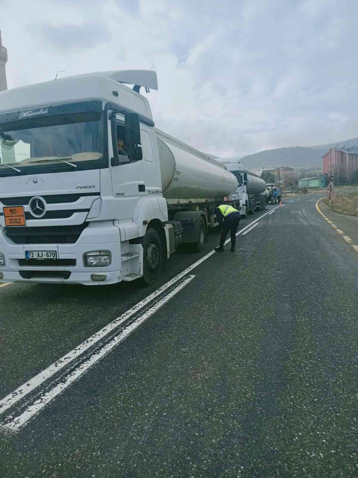 Elazığ’da kış lastiği denetimi gerçekleştirildi