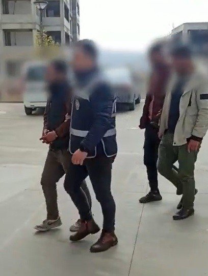 Gaziantep’te bir eve kaçak göçmen baskını