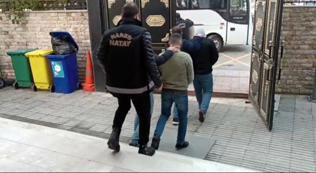 Hatay’da ‘kökünü kurutma’ operasyonunda 97 kişi tutuklandı