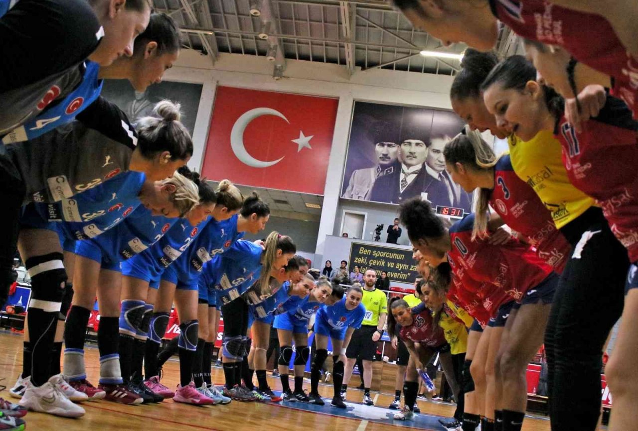 İzmir Büyükşehir Belediyesi hentbolda tur kapısını araladı