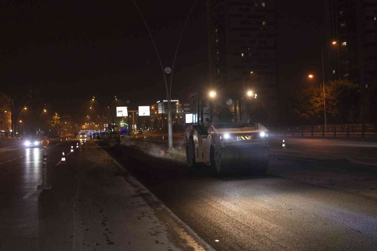 Büyükşehir, ana arterdeki yol genişletme ve şerit düzenleme çalışmalarını tamamladı