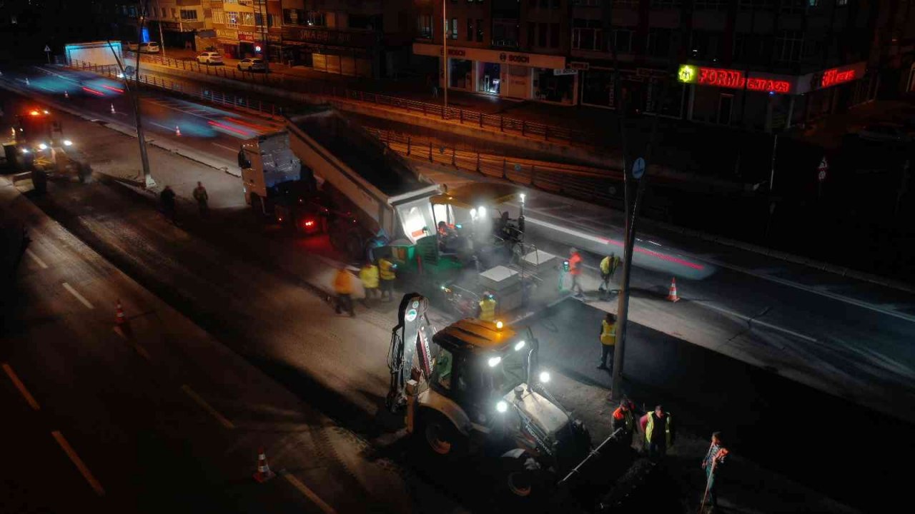 Büyükşehir, ana arterdeki yol genişletme ve şerit düzenleme çalışmalarını tamamladı