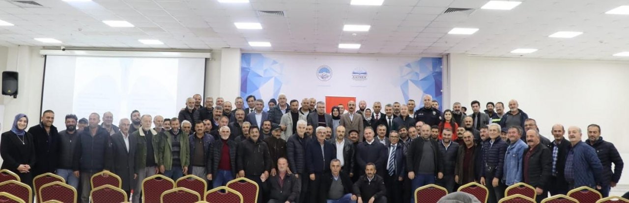 Büyükşehir’den 16 ilçede 714 muhtara eğitim