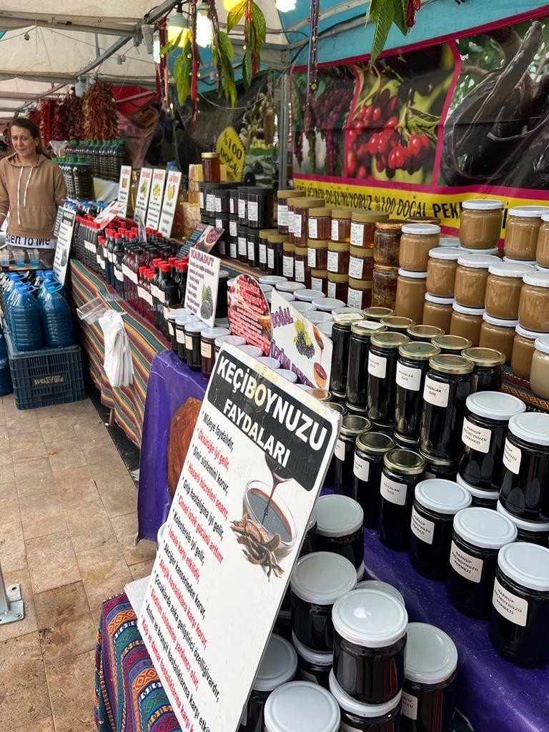 Köyceğiz’de çocuklara sirk gösterisi