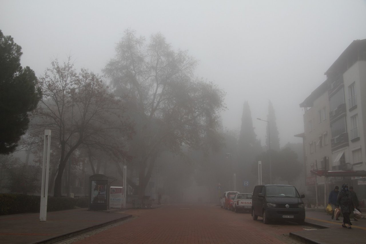 Kula yoğun sisin etkisi altında