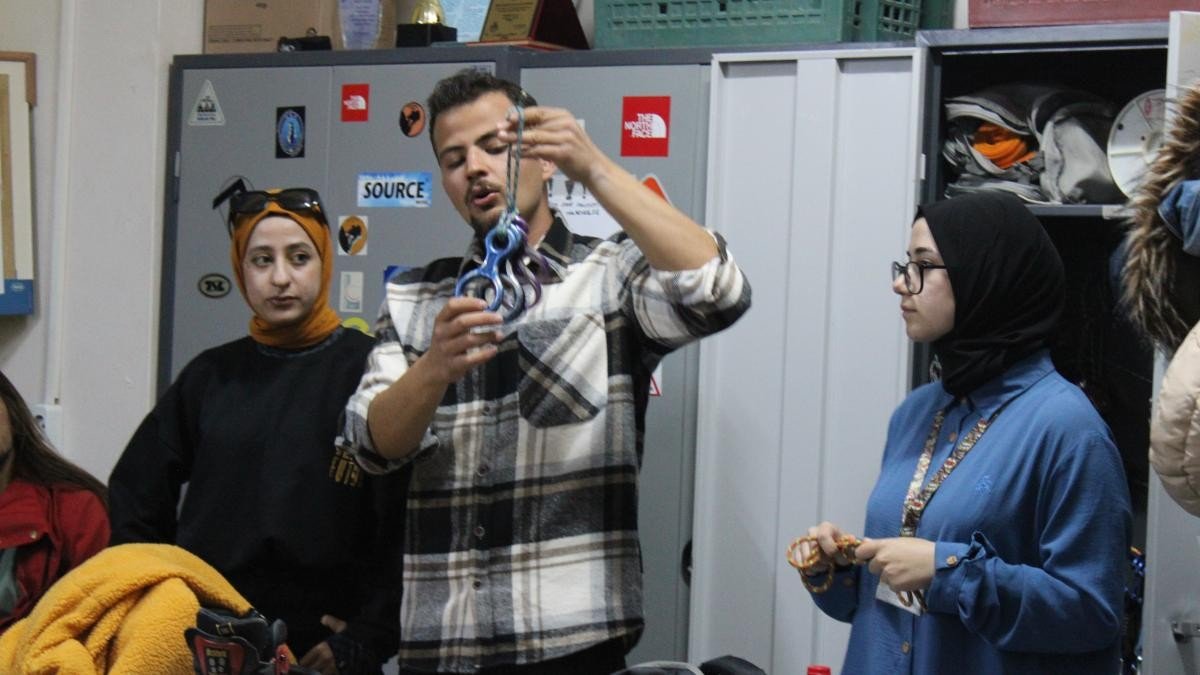 Öğrencilerden Küçük Sivri tepesinde kamp