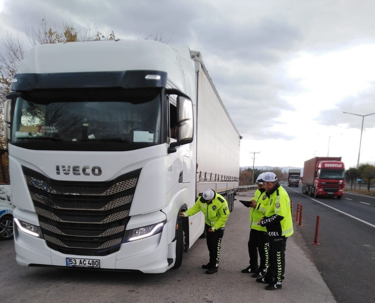 Manisa’da kış lastiği denetimi başladı