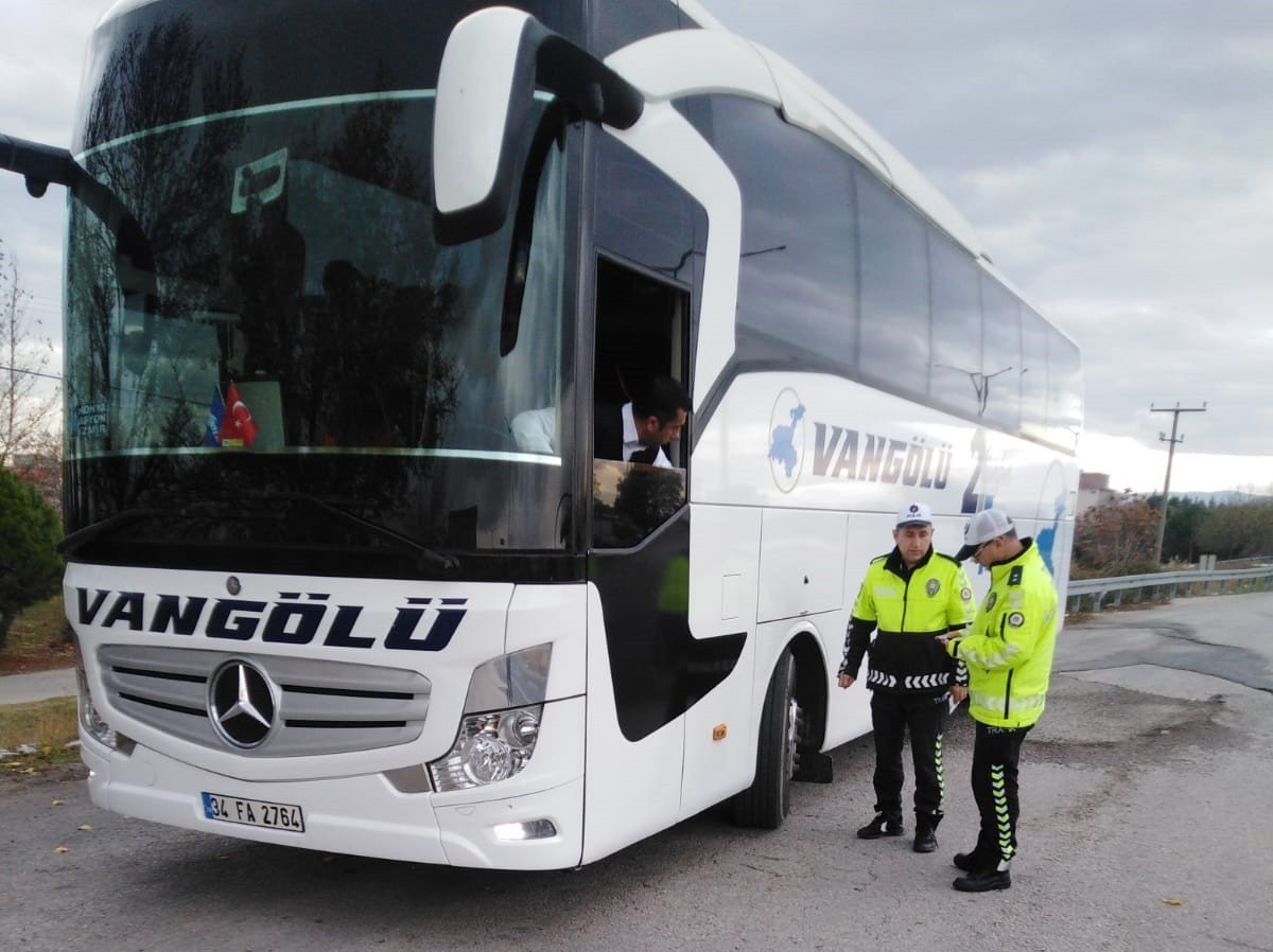 Manisa’da kış lastiği denetimi başladı