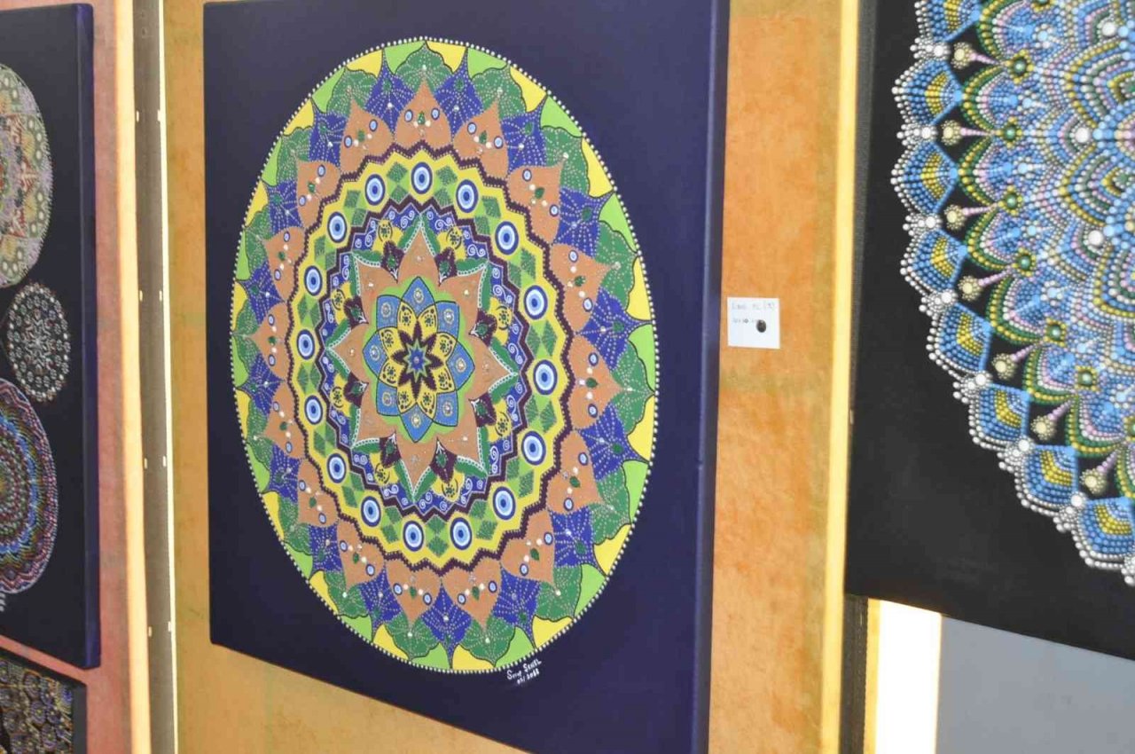 Fethiye’de ’Mandala Ve Taş Boyama’ sergisi açıldı