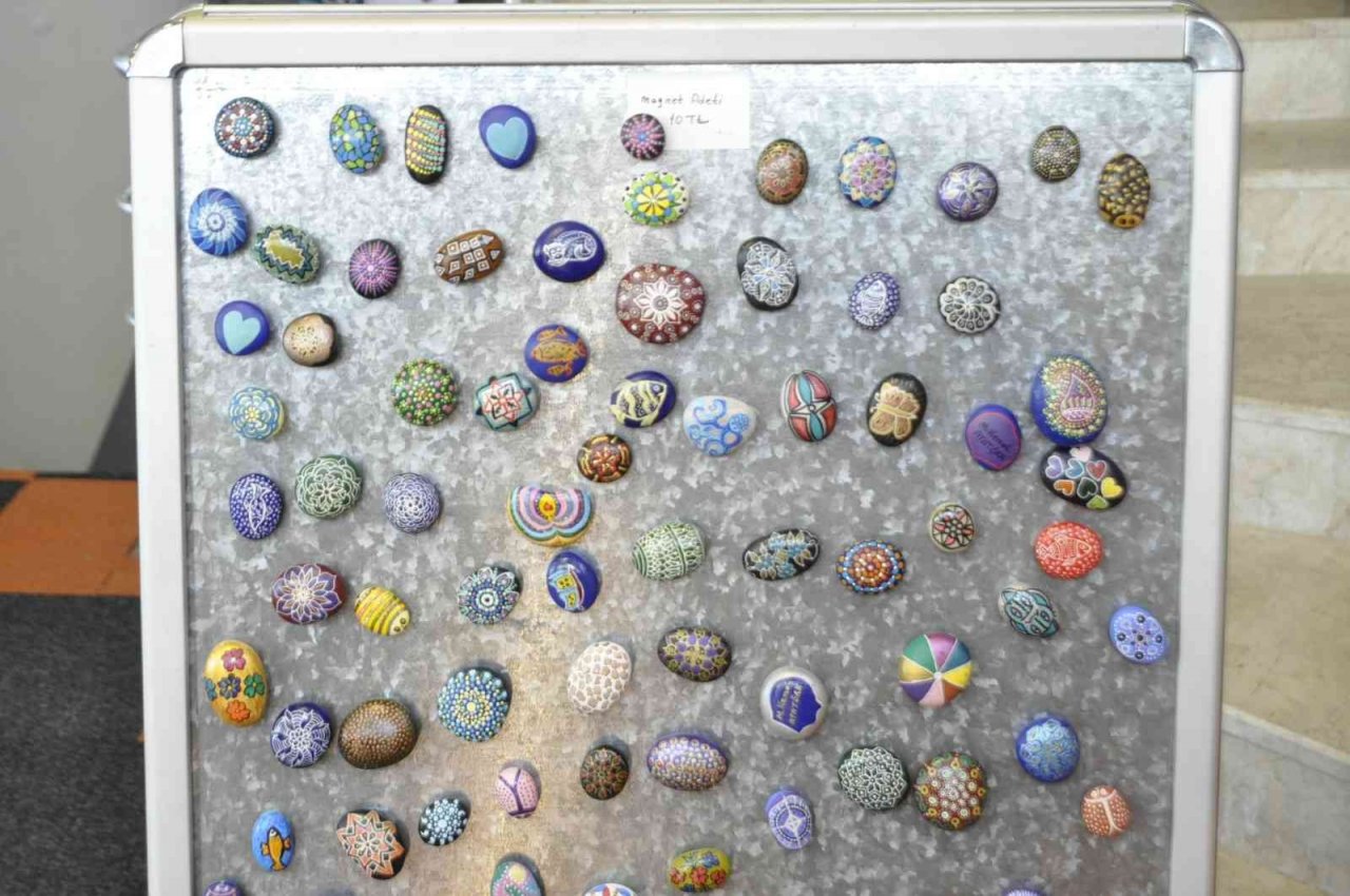 Fethiye’de ’Mandala Ve Taş Boyama’ sergisi açıldı