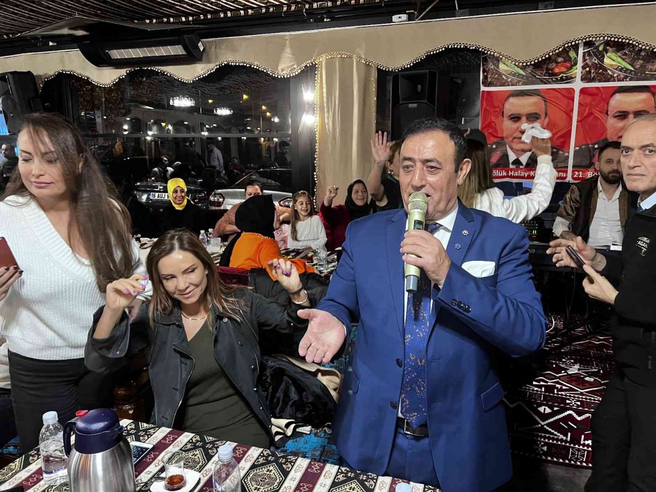 Mahmut Tuncer sıra gecesinde Bursalıları coşturdu