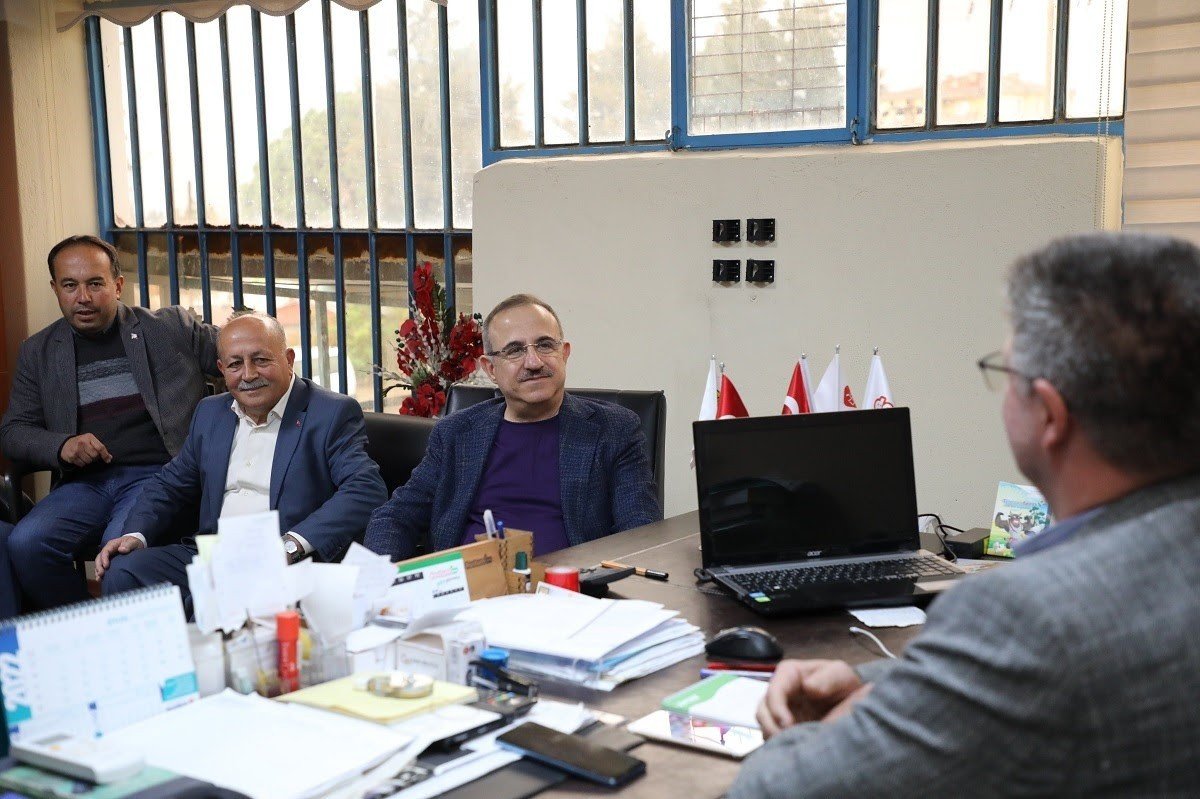 İzmir AK Parti’den 30 ilçeye çıkarma