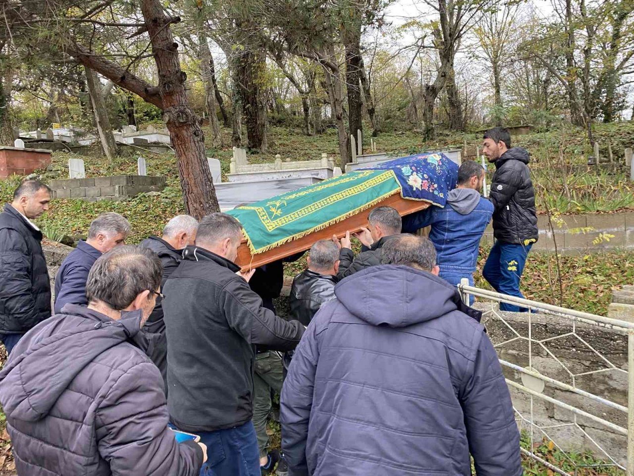 Bartın’da kocası tarafından öldürülen kadın toprağa verildi