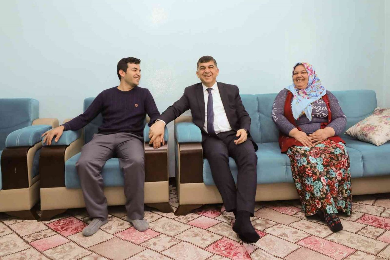 Fadıloğlu, Karayılan’ın doğum günü davetine icabet etti
