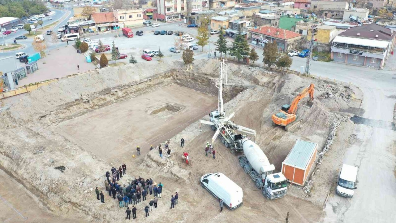 Hacılar’da Hükümet Konağı ve Belediye Hizmet Binası’nın temelleri atıldı