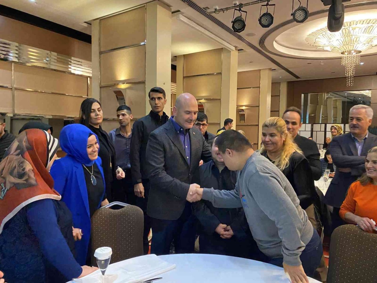 Bakan Soylu, engelli vatandaşlar ve aileleriyle bir araya geldi