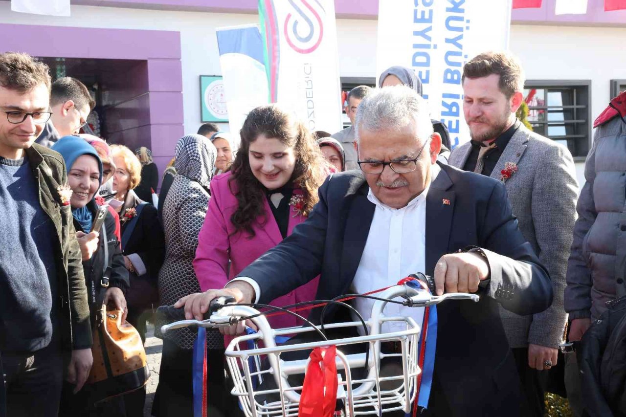 Başkan Büyükkılıç, Engelli Selin’in Hayalini Gerçekleştirdi