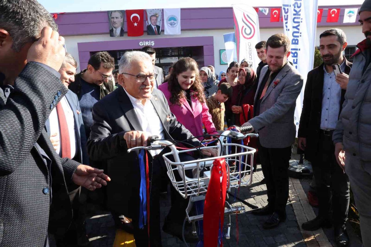 Başkan Büyükkılıç, Engelli Selin’in Hayalini Gerçekleştirdi