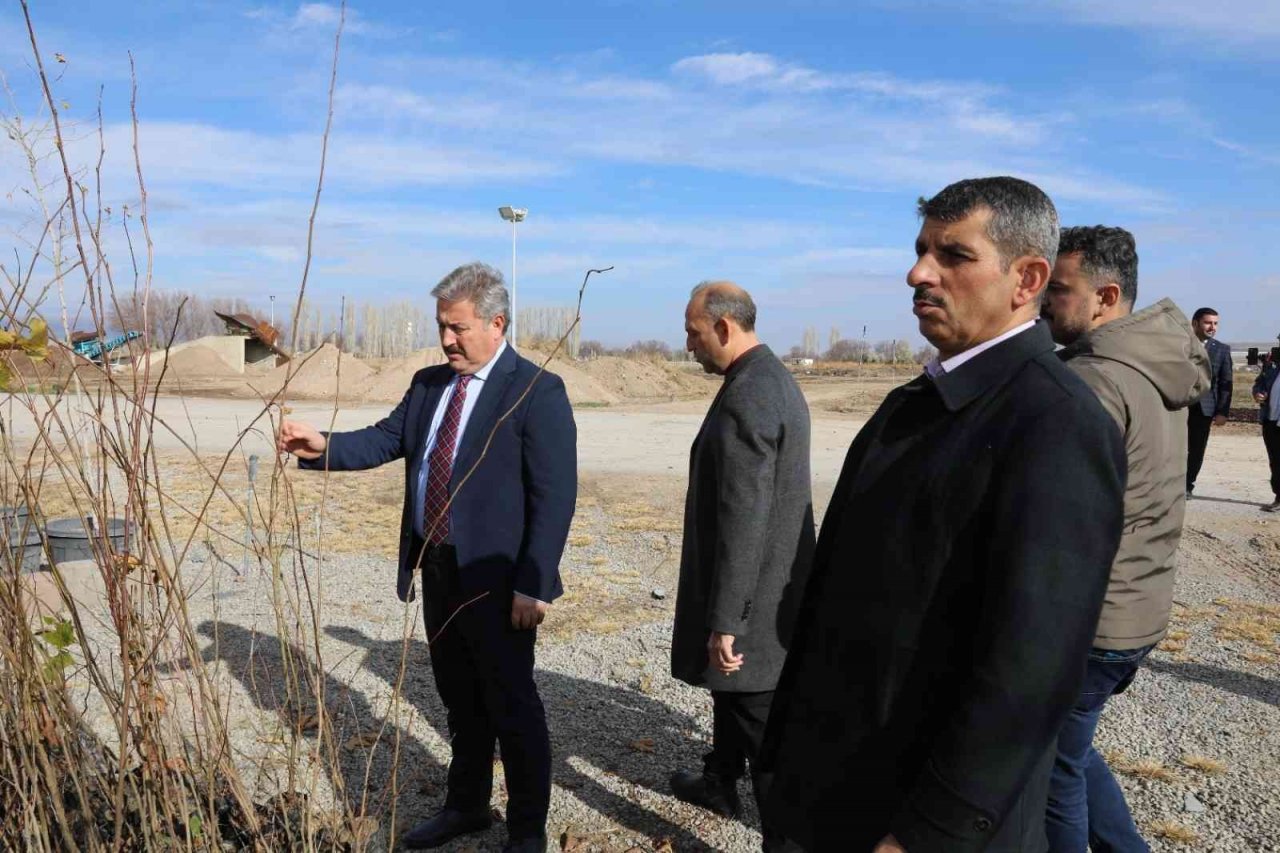 Melikgazi Belediyesi İlçeyi Ağaçlandırmada Zamandan Kazanıyor