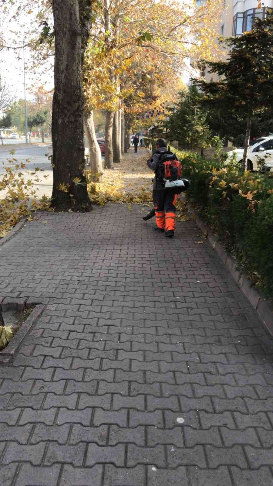 Melikgazi Belediyesi Gazel Temizliği Yapıyor
