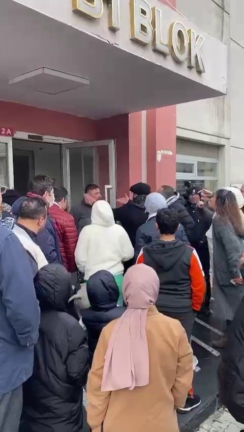 Esenyurt’ta site sakinlerinin çilesi: 3 gündür elektrik, su ve doğal gazları yok