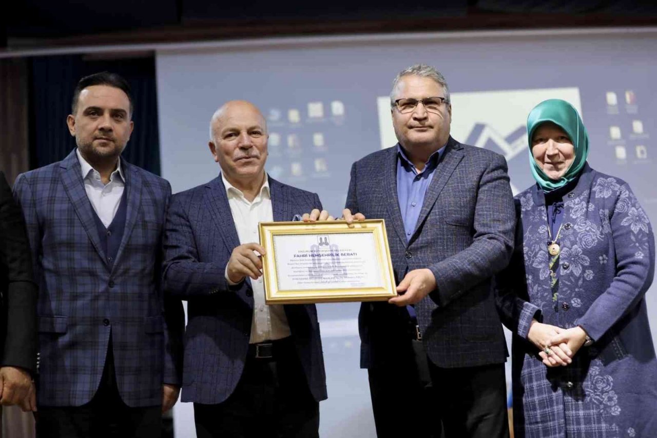 Başkan Çerçi’ye ‘Fahri Hemşehrilik Beratı’ verildi