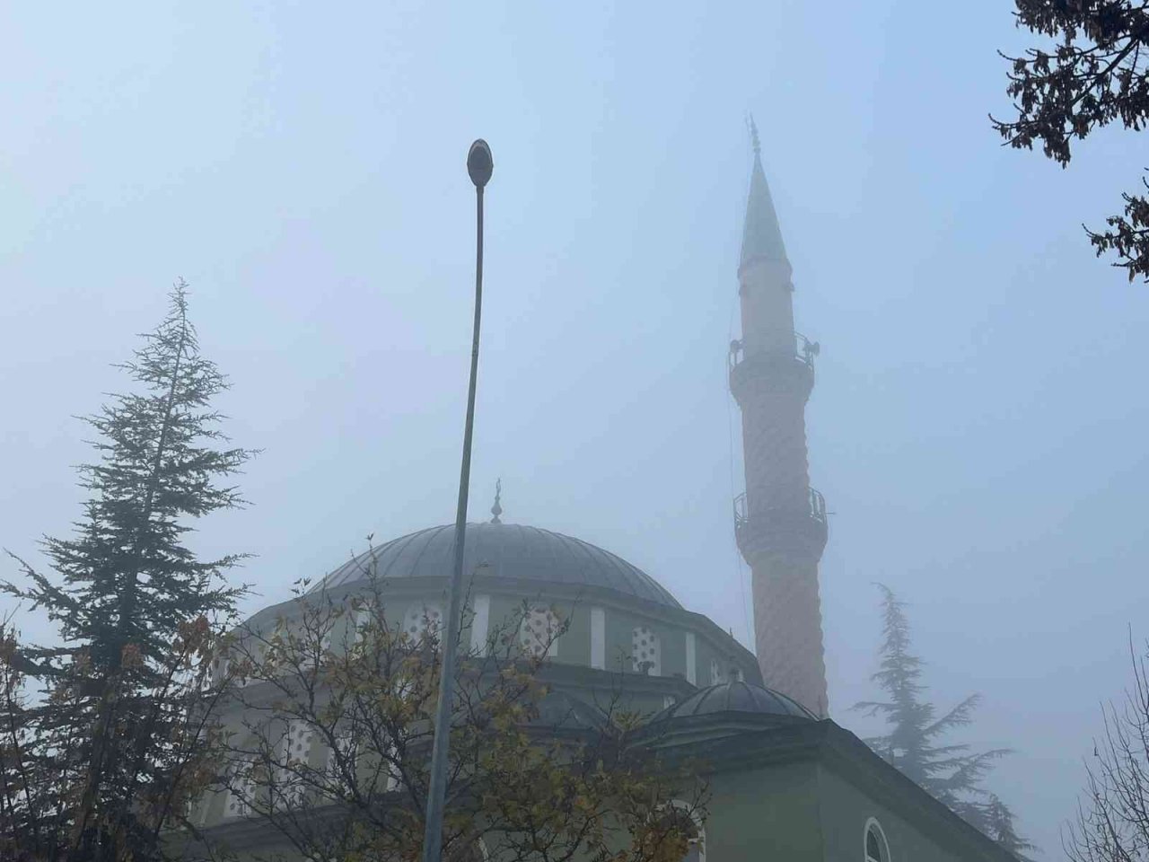 Afyonkarahisar güne sisli havayla başladı