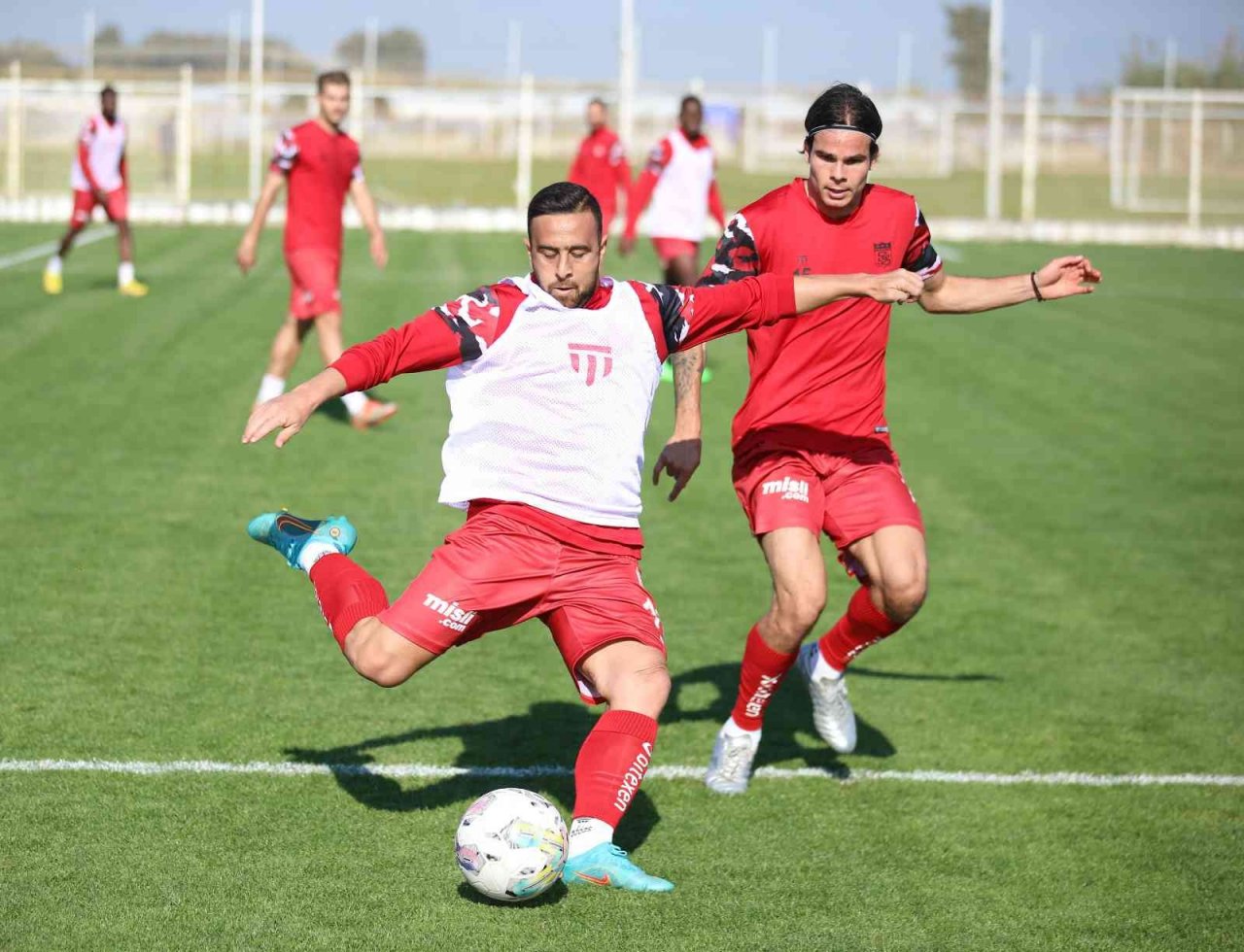 Sivasspor dar alanda çift kale maç yaptı