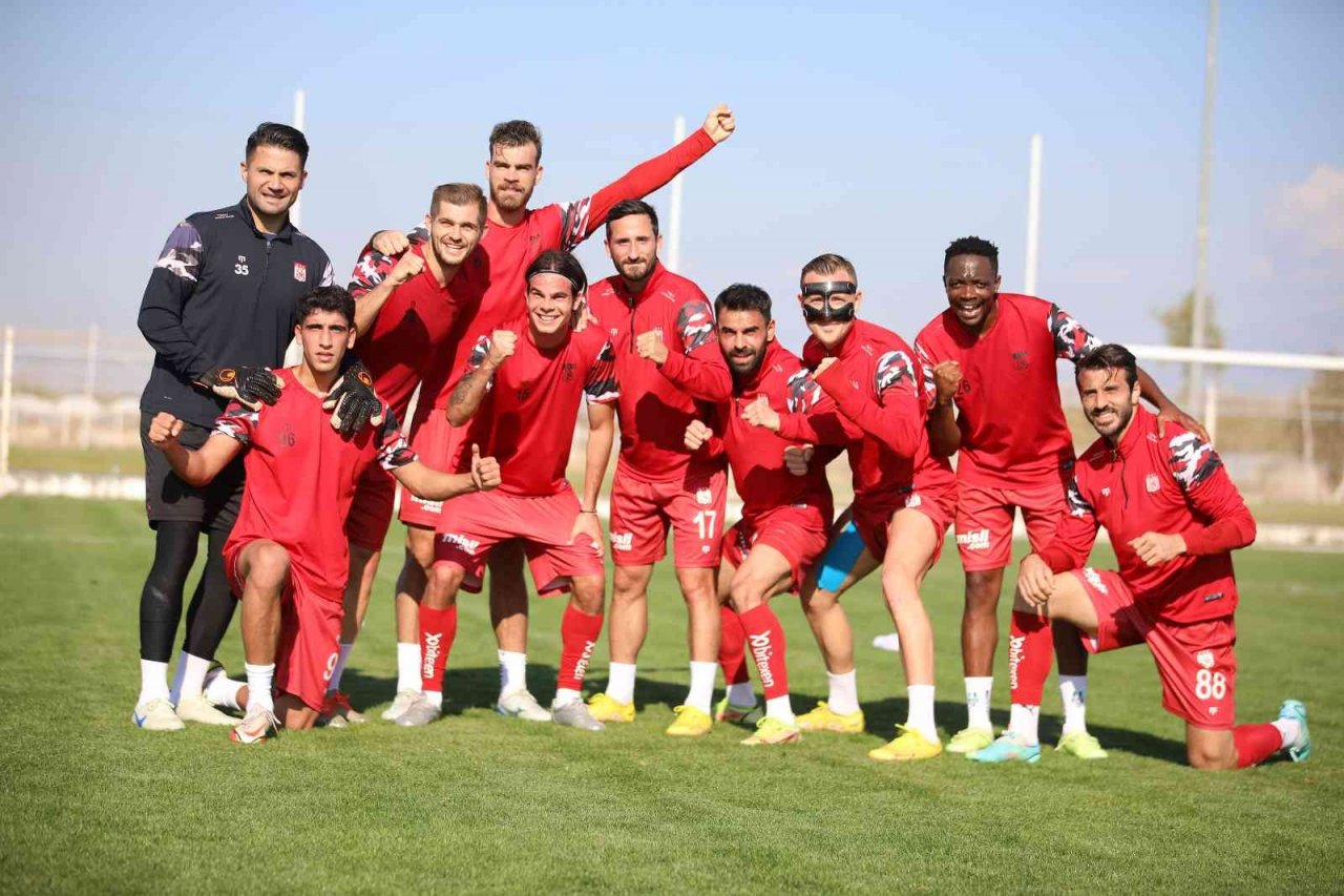 Sivasspor dar alanda çift kale maç yaptı