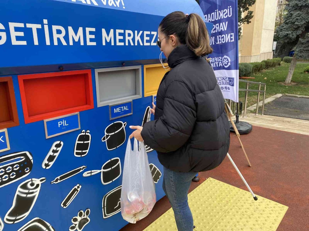 Üsküdar’da görme engelliler, atıklarını sesli sensörler aracılığıyla ayrıştırabilecek