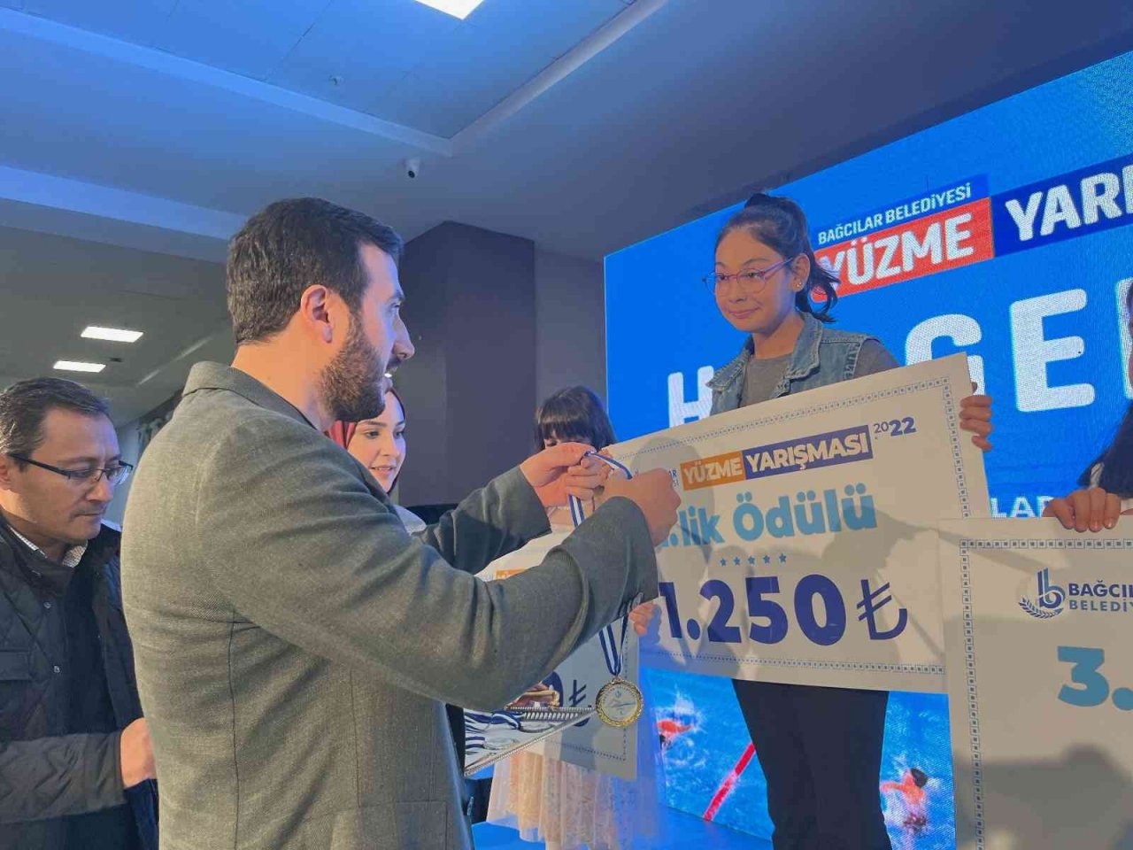 5’inci Bağcılar Belediyesi Yüzme Yarışması’nda şampiyonlar belli oldu