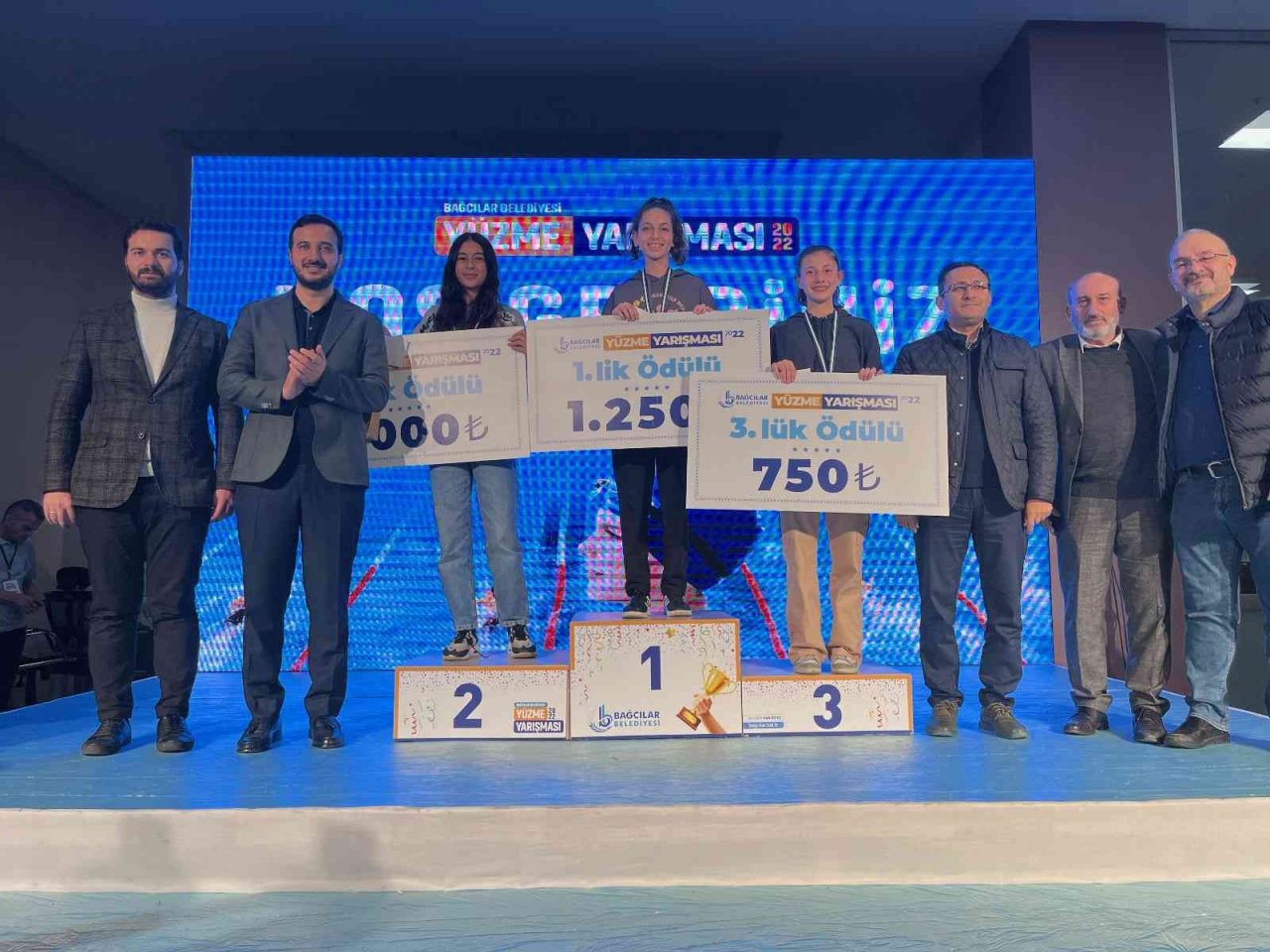 5’inci Bağcılar Belediyesi Yüzme Yarışması’nda şampiyonlar belli oldu