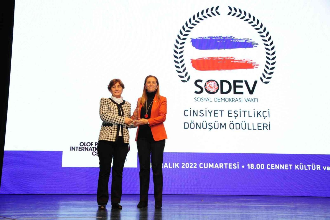 "Beyaz Baretli Kadınlar Projesi" Balçova’ya ödül getirdi