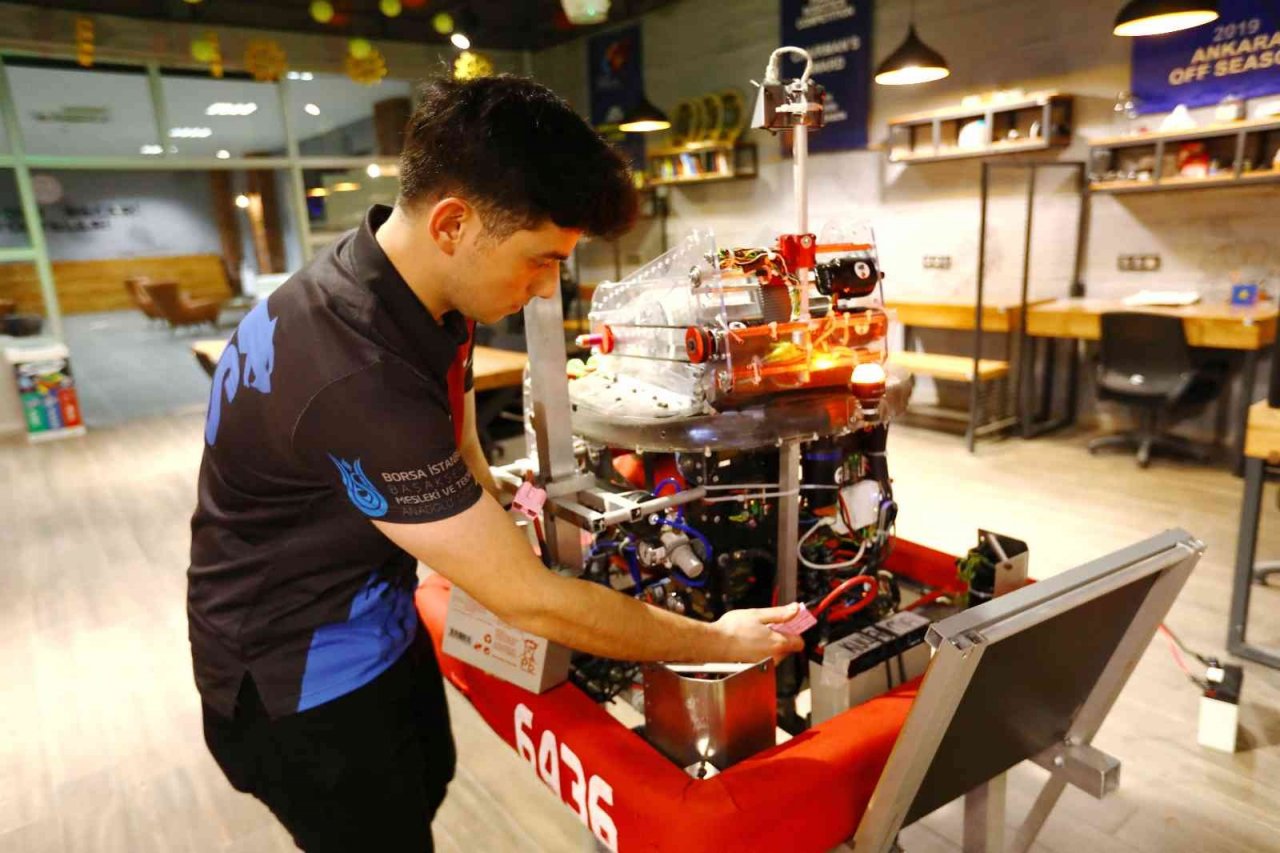 Başakşehir’in genç mühendisleri başarıdan başarıya koşuyor