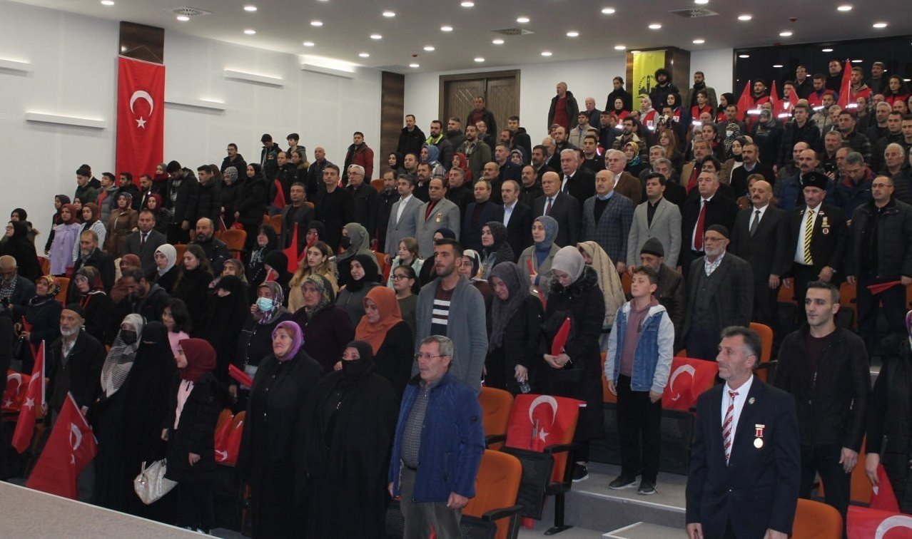 Şehitleri anma programında duygusal anlar yaşandı şehit yakınları gözyaşlarını tutamadı