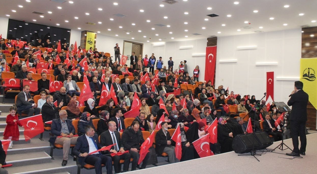 Şehitleri anma programında duygusal anlar yaşandı şehit yakınları gözyaşlarını tutamadı