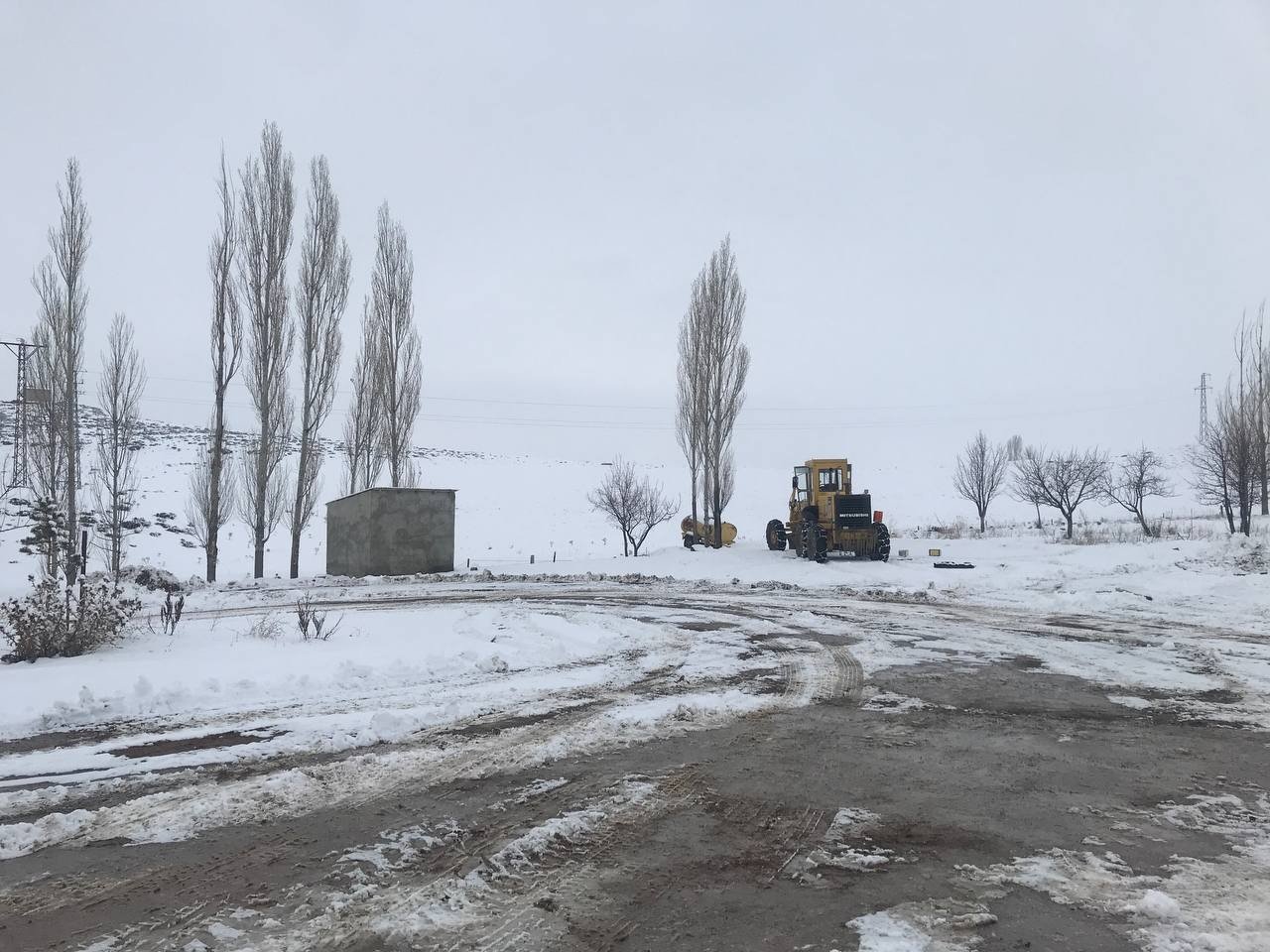 Bayburt’un yüksek kesimlerinde kar yağışı etkili oldu
