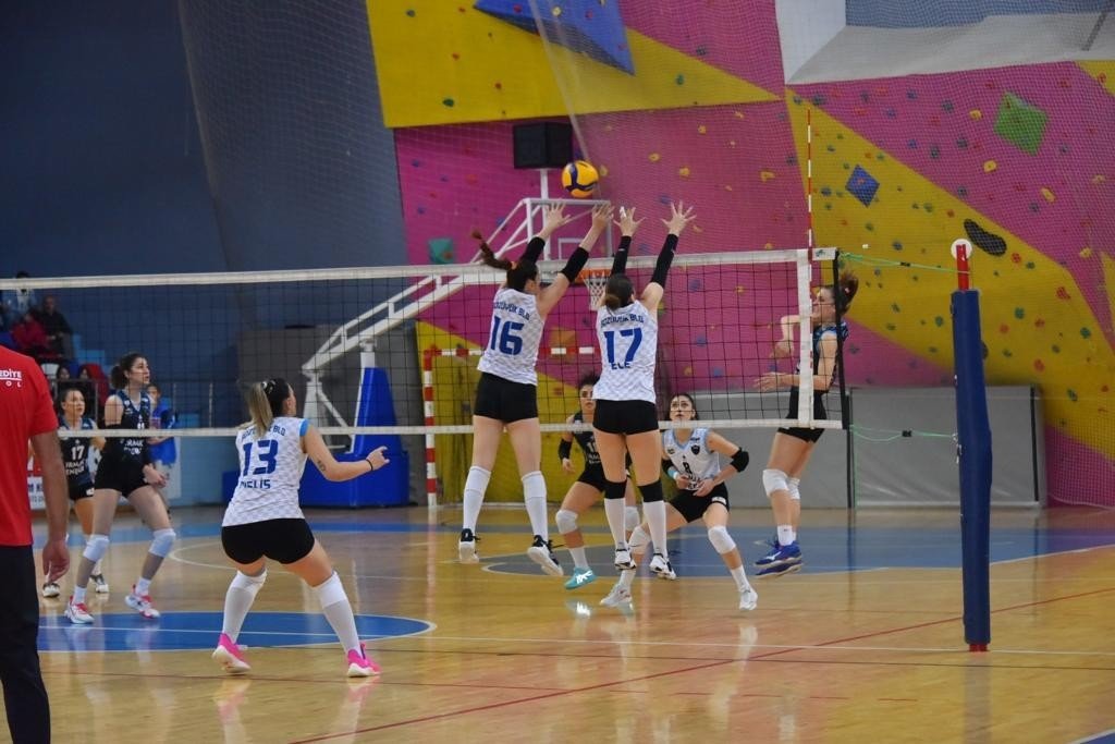 Bozüyük Belediyesi Eğitim ve Spor Kulübü ligin ilk yarısını namağlup tamamladı