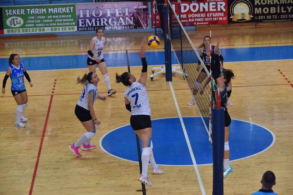 Bozüyük Belediyesi Eğitim ve Spor Kulübü ligin ilk yarısını namağlup tamamladı