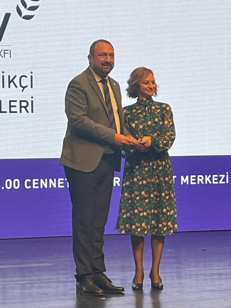 Çiğli Belediyesinin kadınlara özel projesine ödül