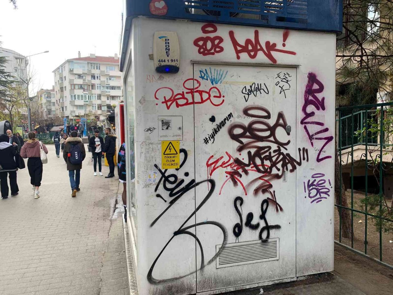 ATM’ler vandalların hedefi oldu