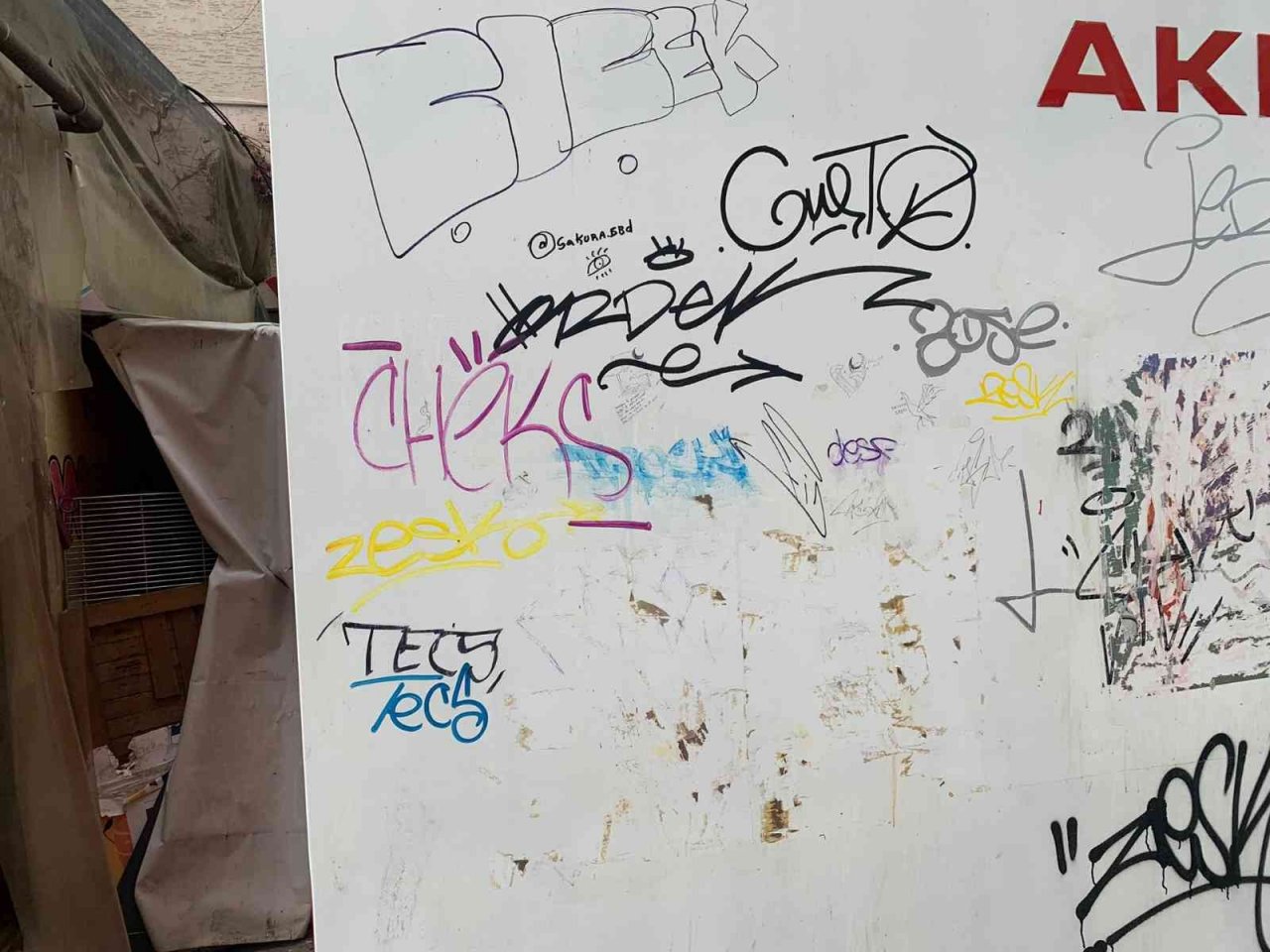 ATM’ler vandalların hedefi oldu