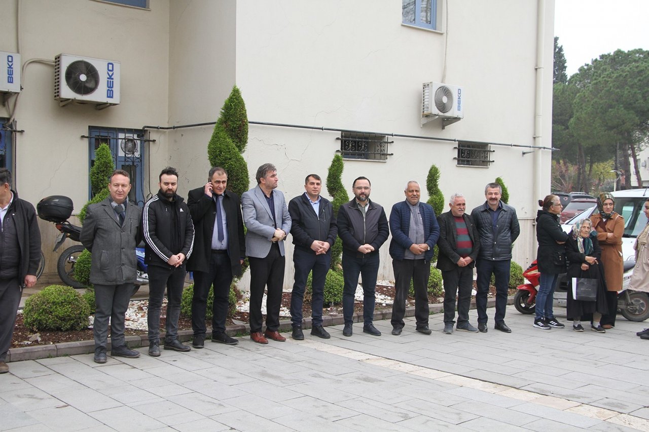 MHP’li Öner için Kula’da lokma hayrı düzenlendi