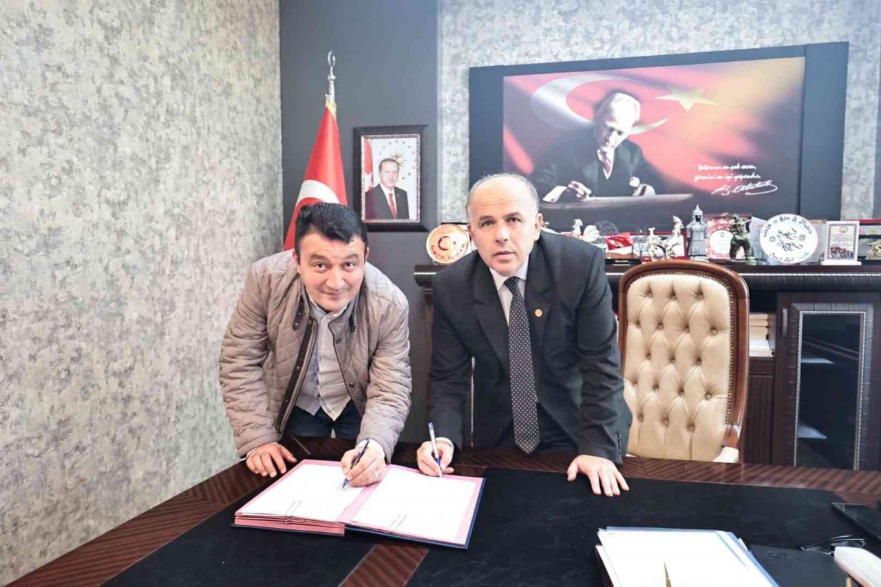 Atıl hale gelen futbol sahası yeniden hizmete kazandırılıyor