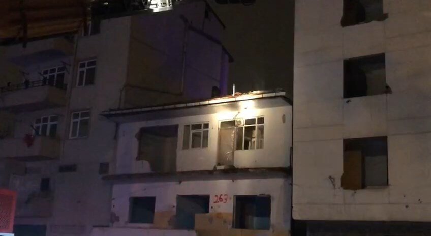 Pendik’te metruk binada korkutan yangın