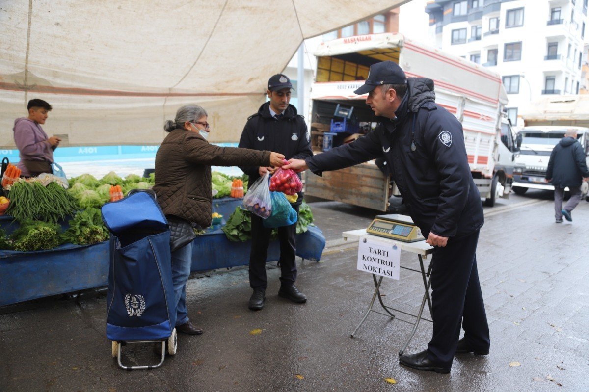 Kartal’da, balık tezgâhlarına sıkı denetim