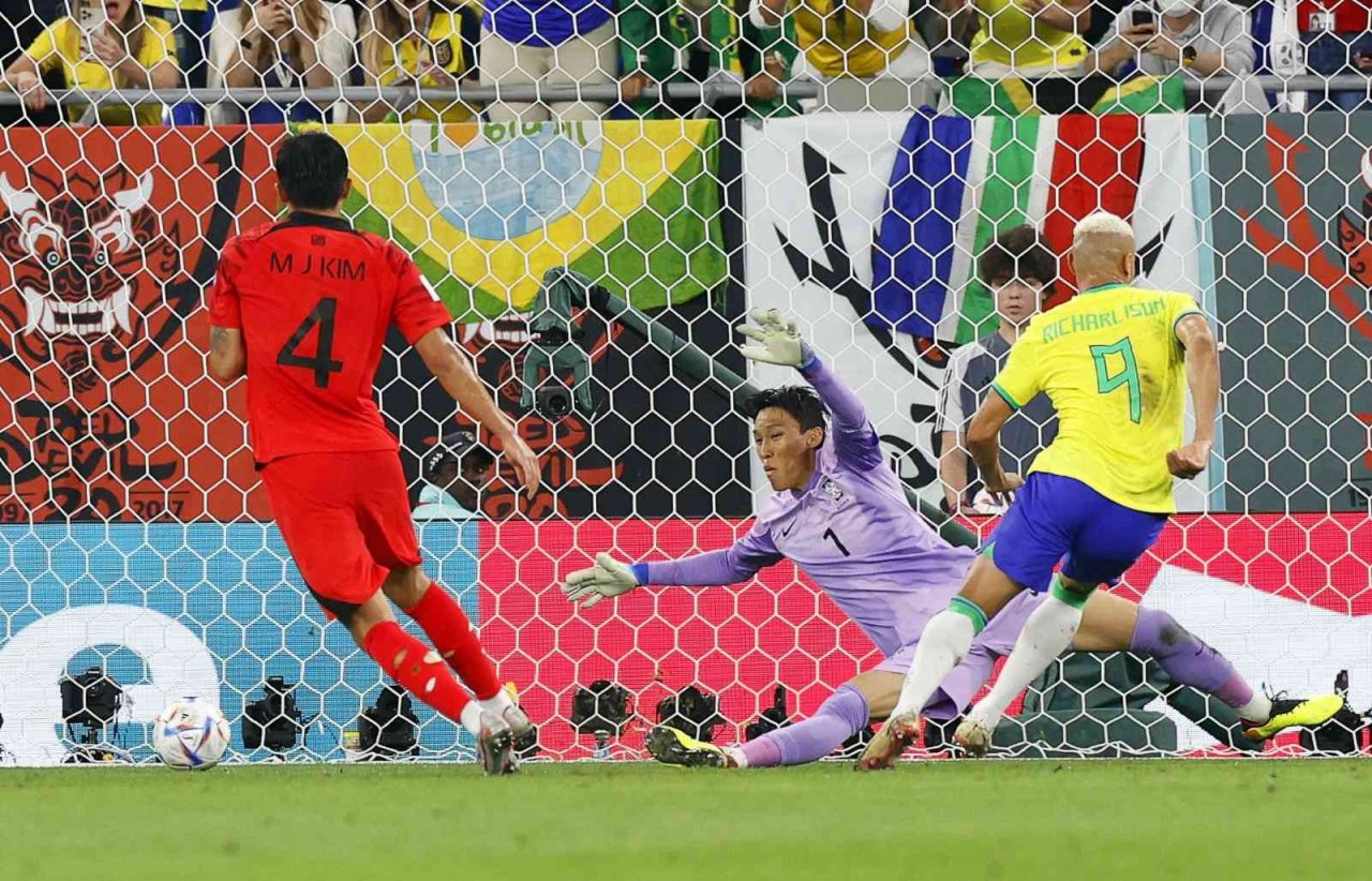 Brezilya, çeyrek final biletini 4 golle aldı