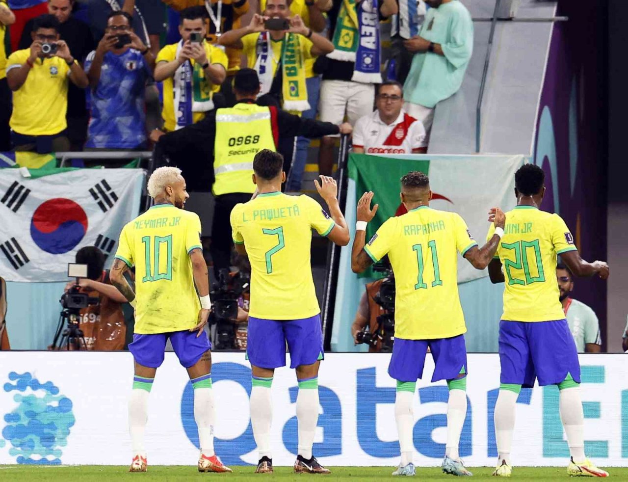 Brezilya, çeyrek final biletini 4 golle aldı