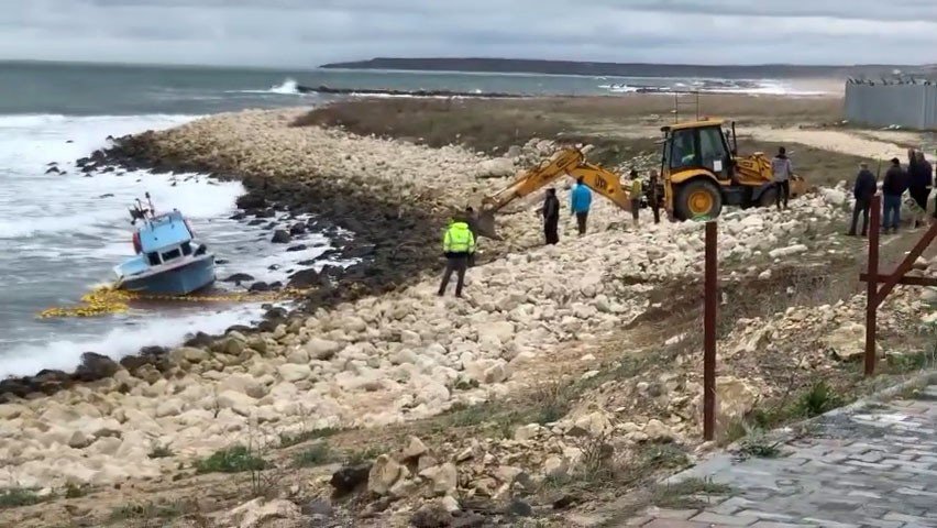 Arnavutköy ’de rüzgar nedeni ile tekne limana yanaşamadı